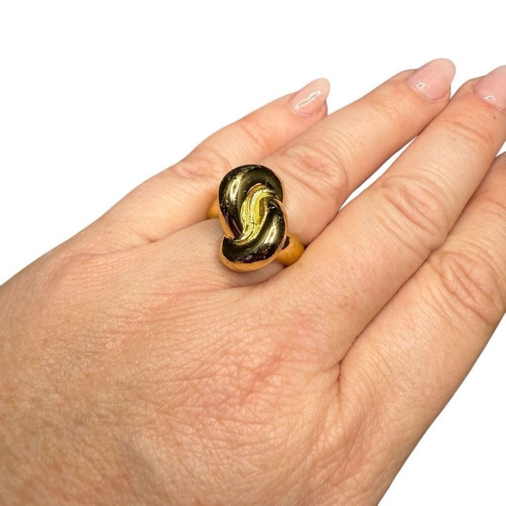 Ann Taylor gold love knot ring- size 7